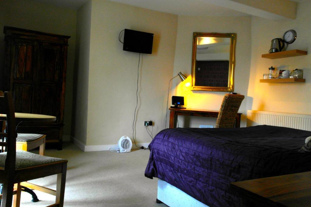 The Ship And Castle Hotel Chew Magna Room photo