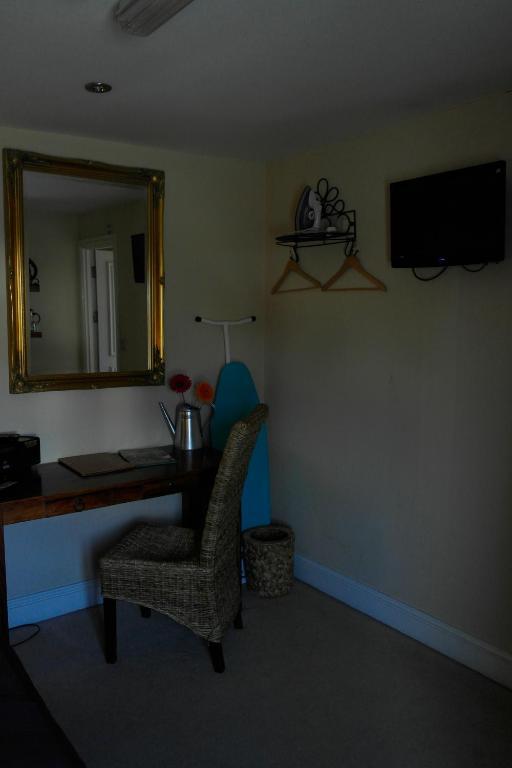 The Ship And Castle Hotel Chew Magna Room photo